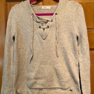 Hollister beige sweater with hood. Size s